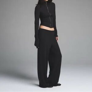 🖤SKIMS CLOUD STRAIGHT LEG PANTS IN ONYX S